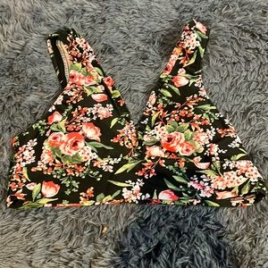 floral swimsuit top. size XL